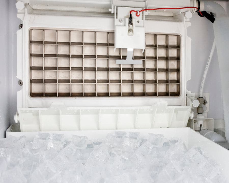 Summit 100 lb. Commercial Icemaker - BIM100-8