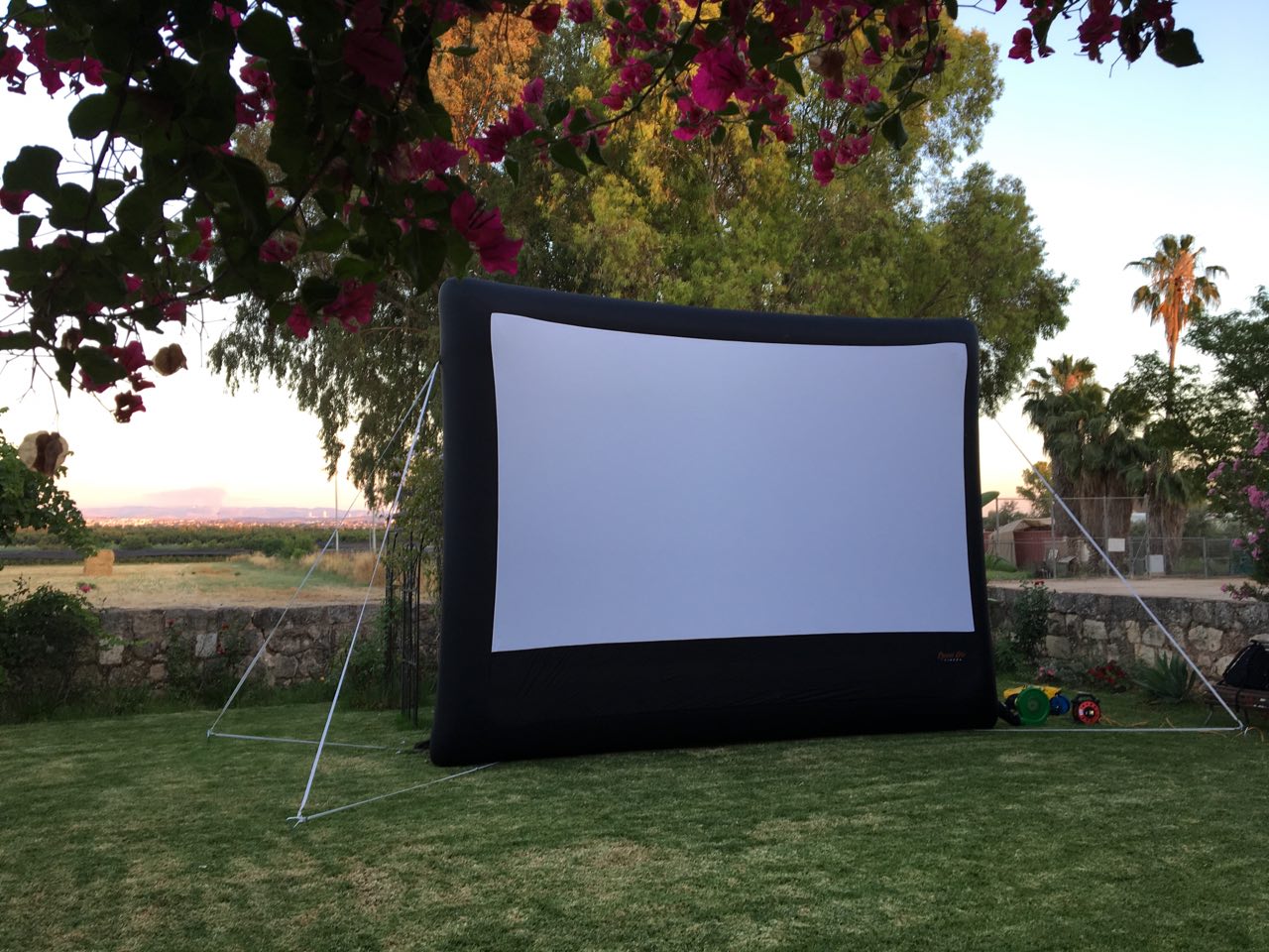 Open Air Cinema | Outdoor Home Theater System 9'